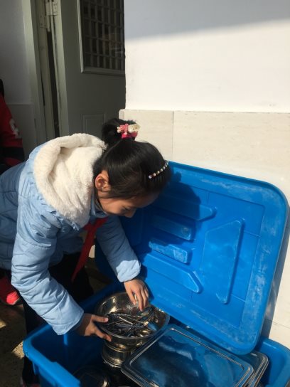 C:\Documents and Settings\Administrator\桌面\共小四（1）班\家长会\IMG_7667.JPG