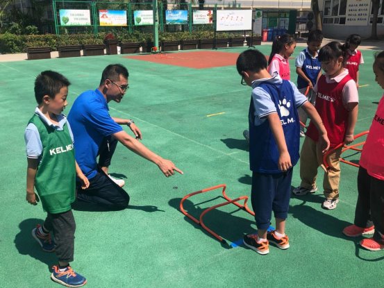 25A165D856ED971DC7194E609D80B142